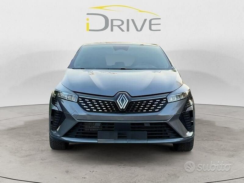 Usata Renault Clio V Techno 91 CV (66 kW) 2025 Grigio Berlina