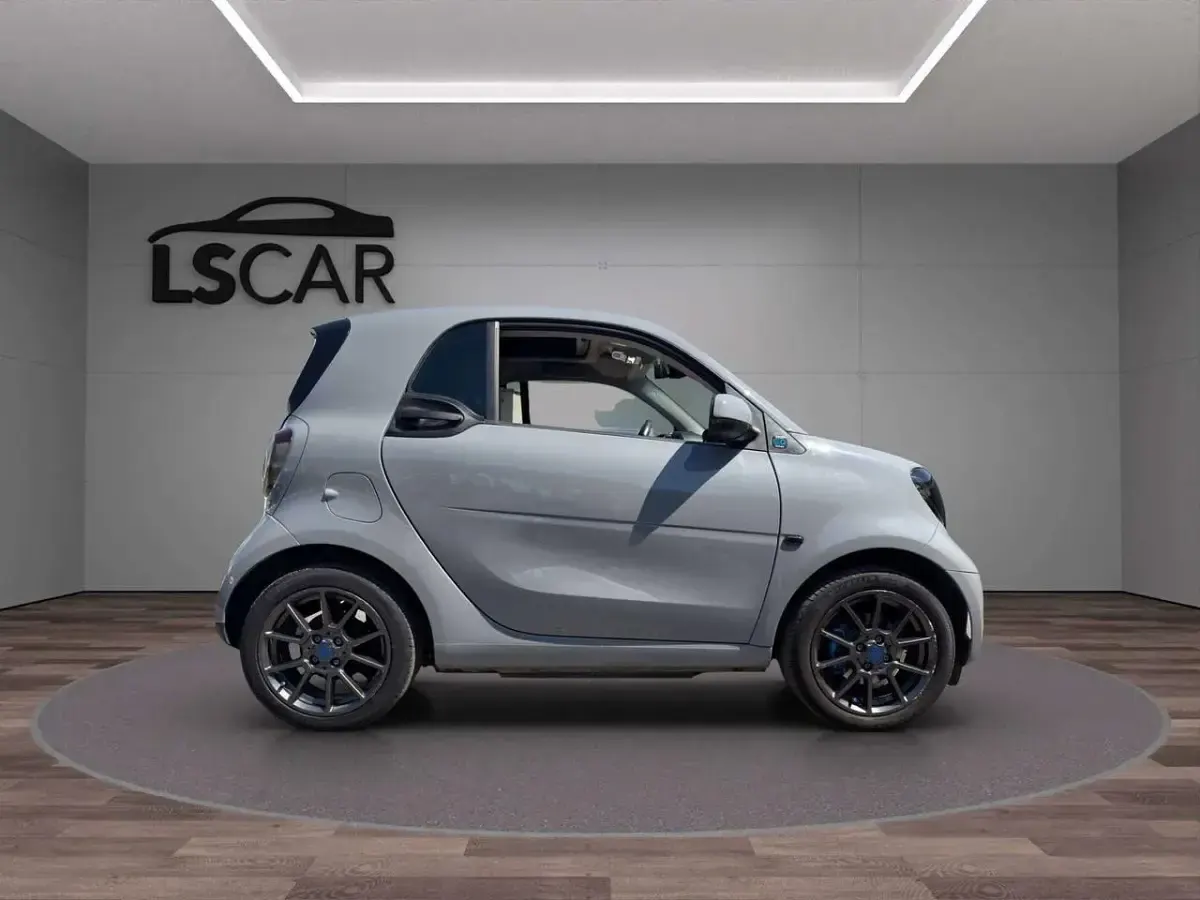 Usata Smart ForTwo Electric Drive 40 kW (55 CV) 2021 Giallo Cabrio