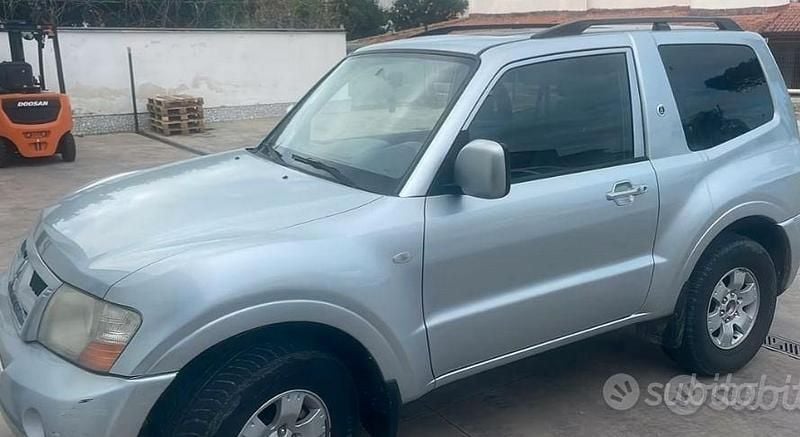 Usata 2005 Mitsubishi Pajero SUV | 14.500 € (Molto cara) - Immagine 1/4