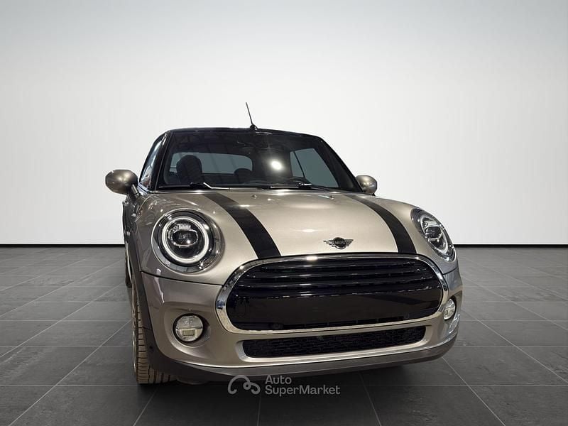 Usata Mini Cooper D Cabriolet Hype 116 CV (85 kW) 2018 Gray Cabrio