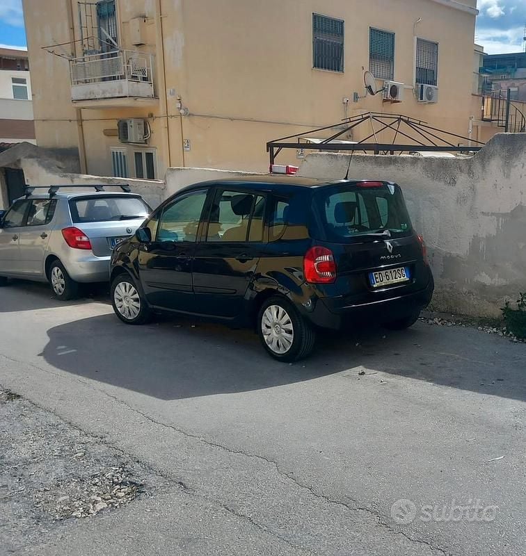 Usata Renault Grand Modus 75 CV (55 kW) 2011 Monovolume