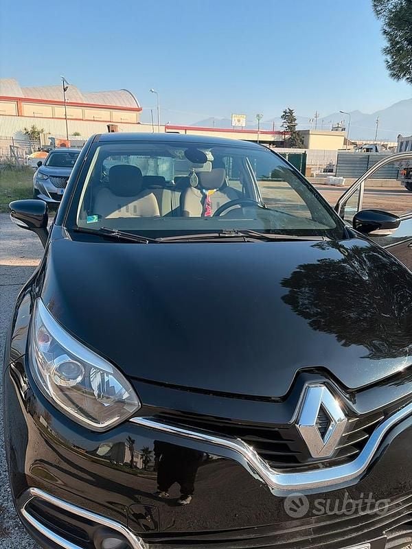 Usata Renault Captur 90 CV (66 kW) 2014 Nero SUV