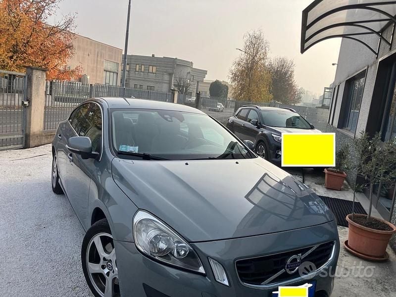 Usata Volvo S60 Momentum 170 CV (125 kW) 2012 Berlina