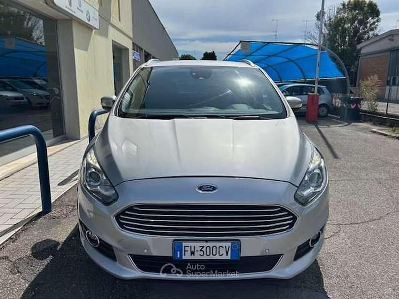 Usata Ford S-MAX Titanium 150 CV (110 kW) 2019 Argento Monovolume