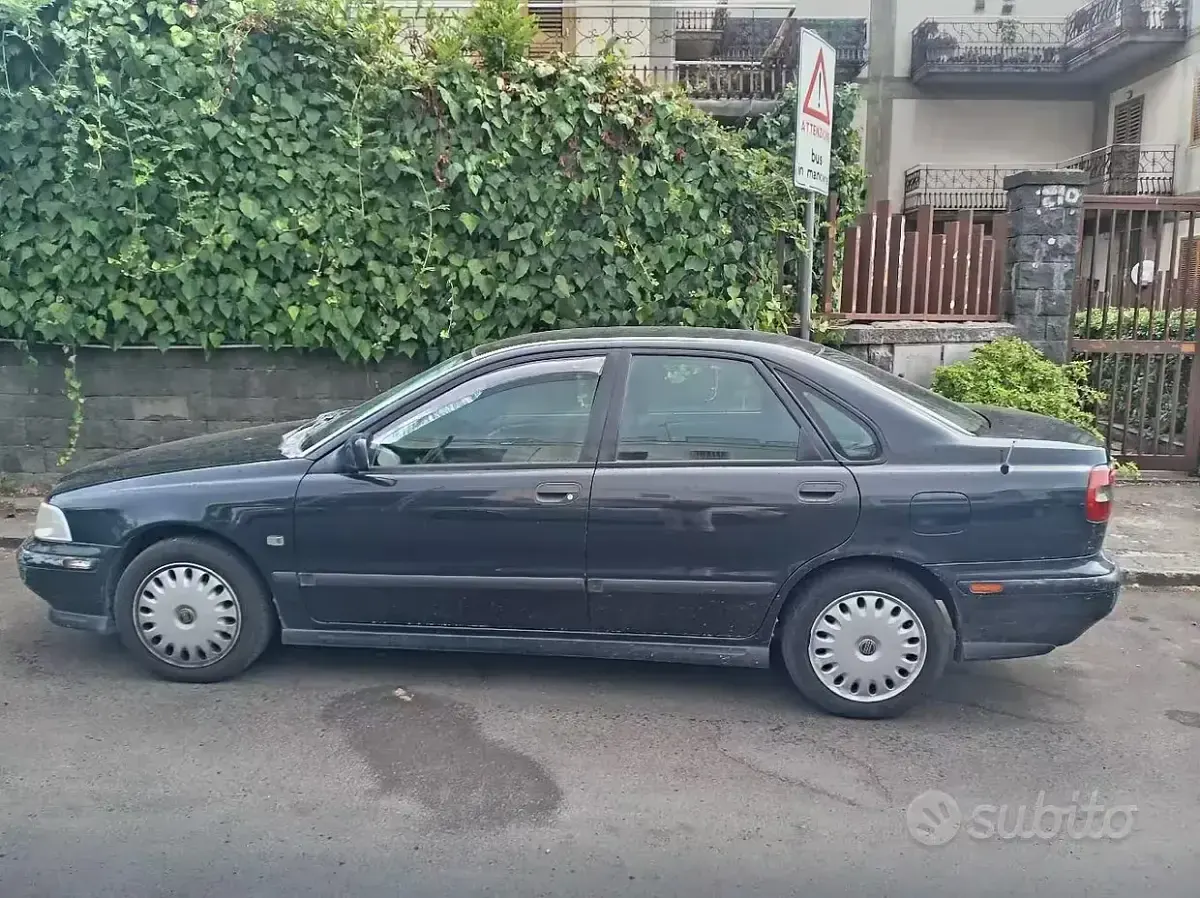 Usata Volvo S40 122 CV (89 kW) 1999 Bluazzurro Berlina