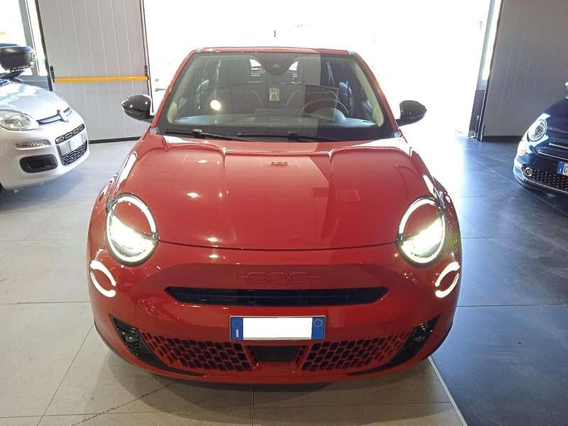 Usata Fiat 600E Red 61 kW (84 CV) 2023 Rosso SUV