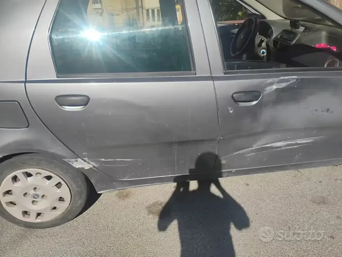 Usata Fiat Punto 60 CV (44 kW) 2004 Grigio Utilitaria