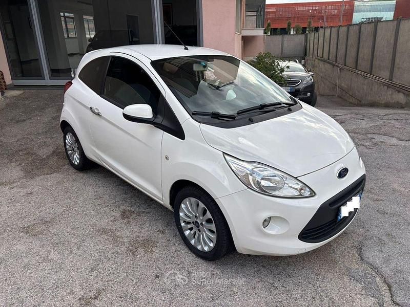 Usata Ford Ka Titanium 69 CV (50 kW) 2015 Bianco Utilitaria