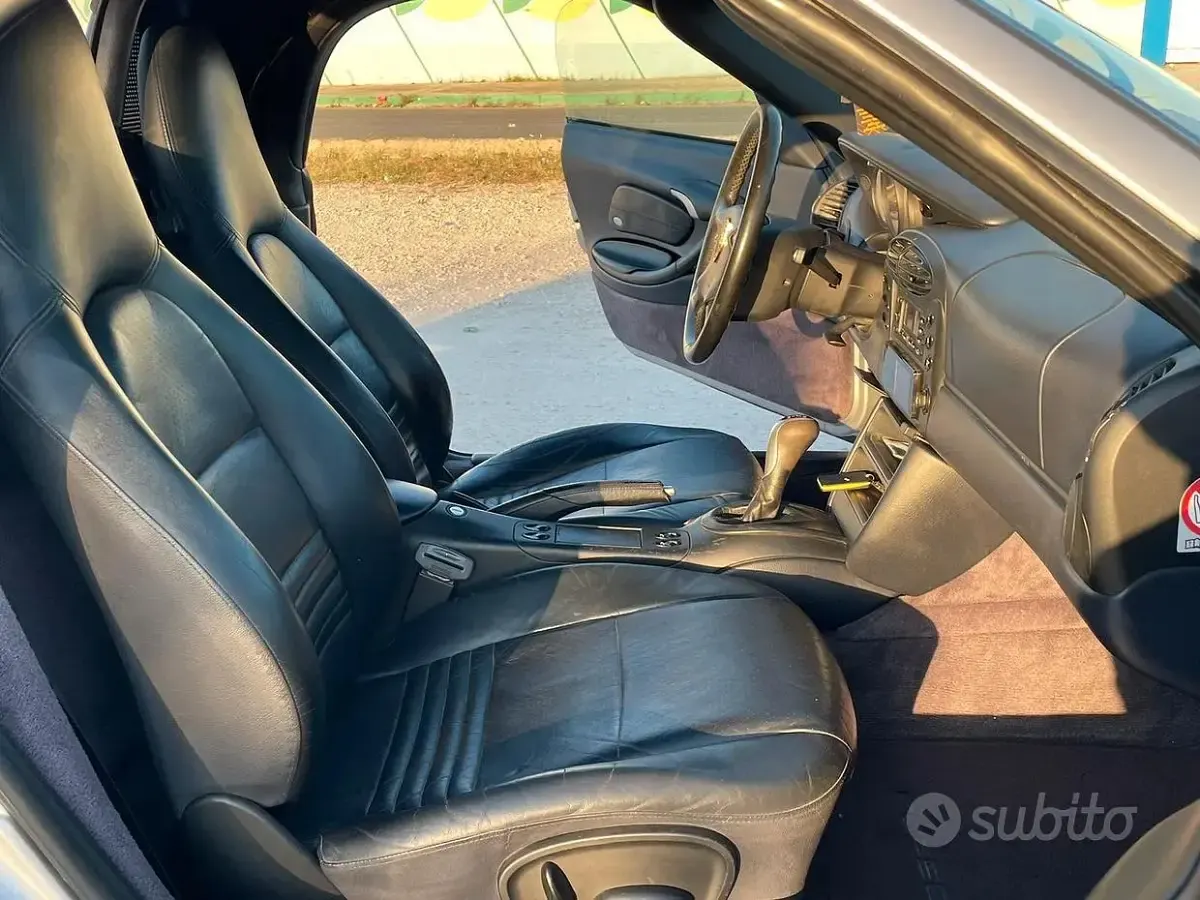 Usata Porsche Boxster 220 CV (161 kW) 2000 Grigio Cabrio