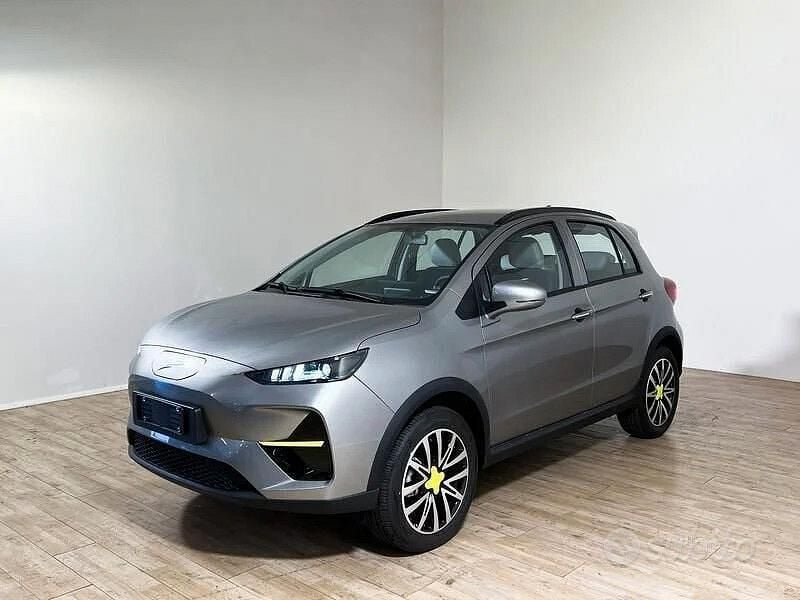 Usata EMC Yudo 29 kW (40 CV) 2024 Grigio SUV