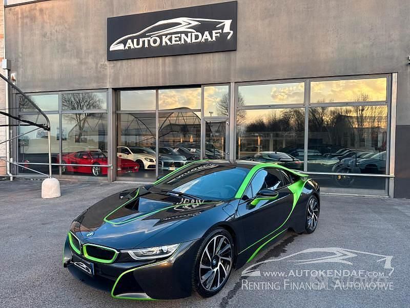 Usata BMW i8 Efficient Dynamics 231 CV (169 kW) 2015 Grigio Coupé