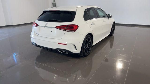 Usata Mercedes A180 AMG line 136 CV (100 kW) 2022 Bianco pastello Utilitaria