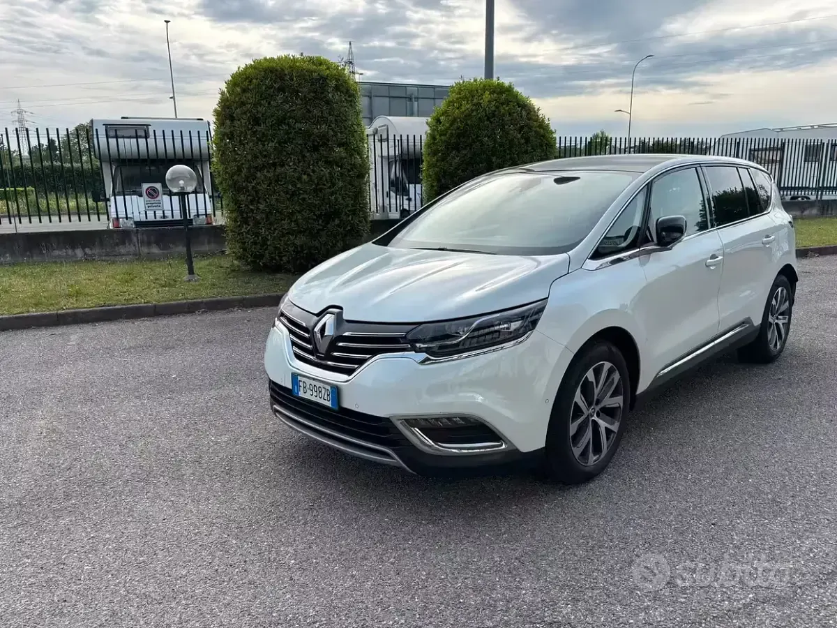Käytetty Renault Espace Intens 160 HP (117 kW) 2015 Tila-auto