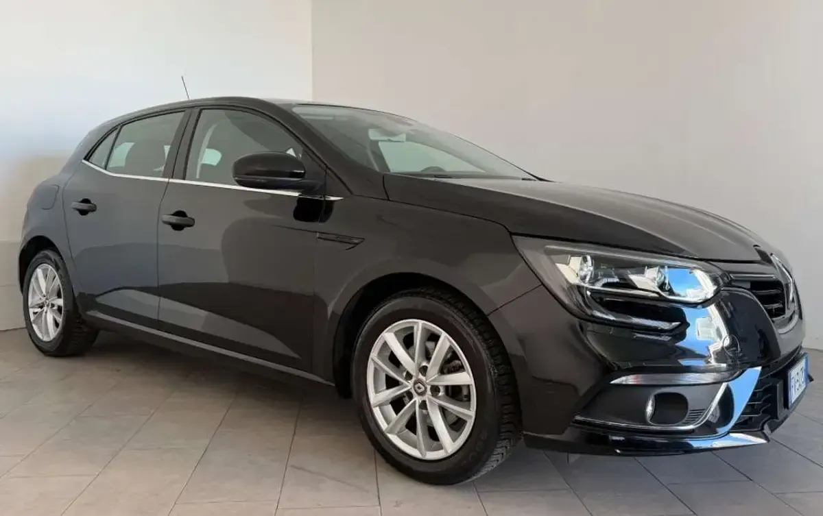 Usata Renault Mégane IV Business 116 CV (85 kW) 2019 Nero Berlina