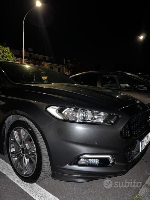 Grigio Usata 2018 Ford Mondeo ST-Line Tre volumi | 20.000 € (Molto cara) - Immagine 1/4