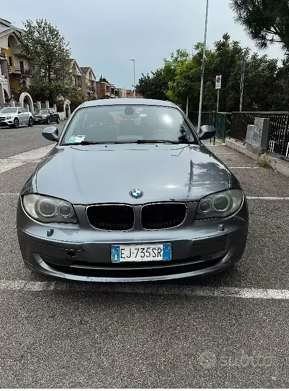 Usata BMW 120 177 CV (130 kW) 2011 Grigio Utilitaria