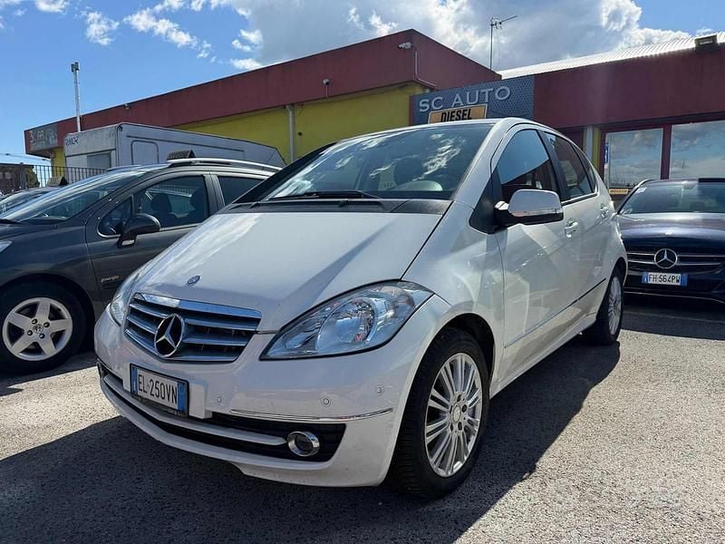 Usata Mercedes A180 Avantgarde 109 CV (80 kW) 2012 Bianco Berlina