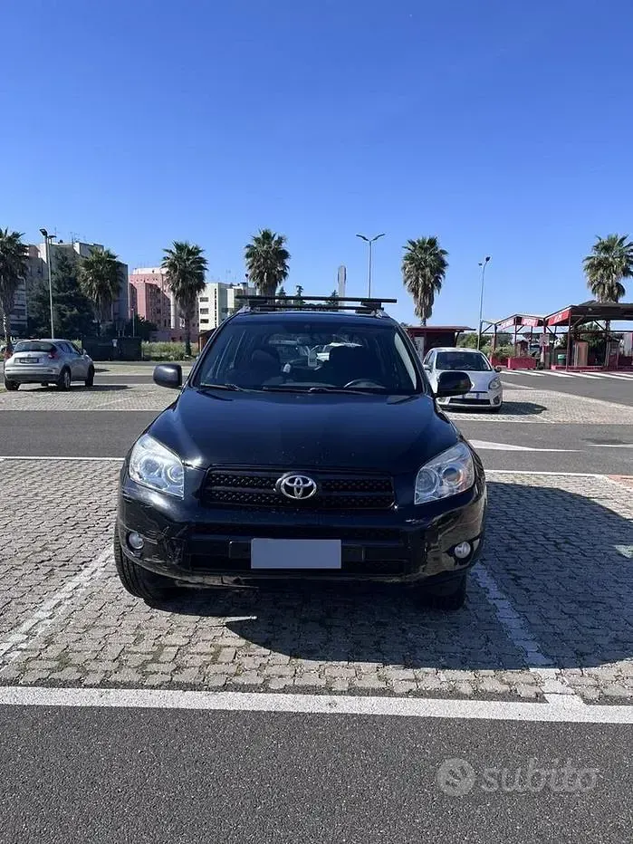 Begagnad Toyota RAV4 136 HK (100 kW) 2006 Svart SUV
