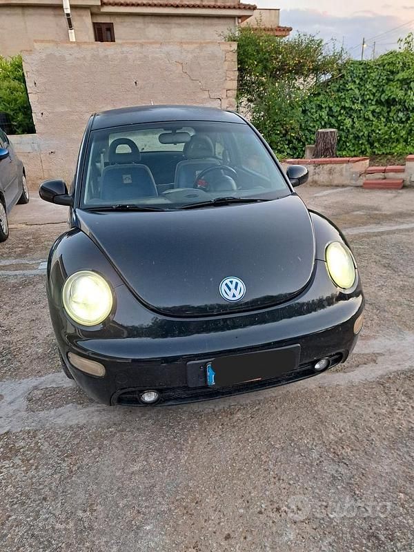 Usata VW New Beetle 90 CV (66 kW) 2001 Nero Utilitaria
