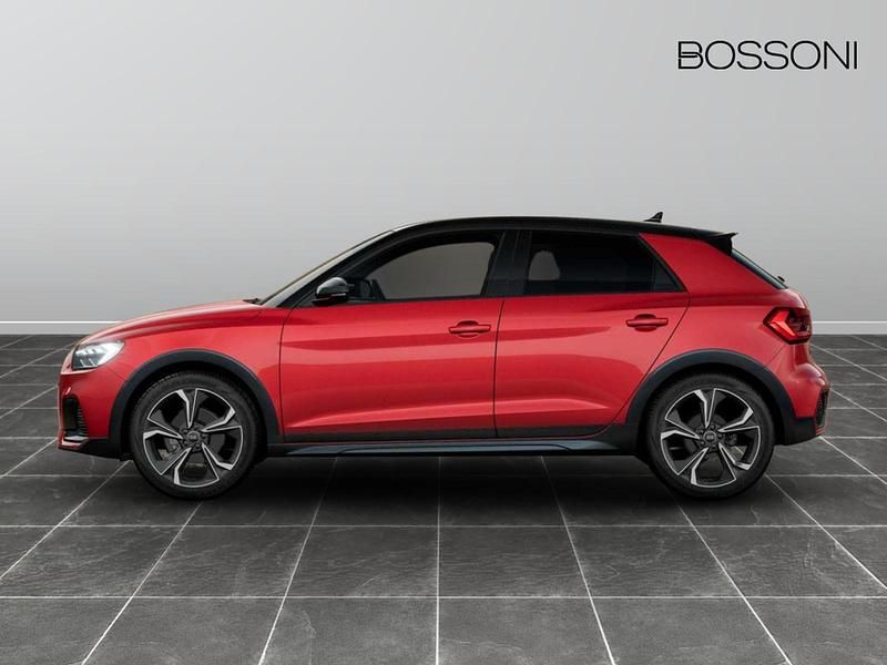Nuova Audi A1 Comfort 116 CV (85 kW) 2025 Rosso Utilitaria