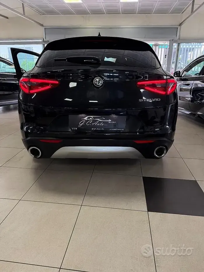 Usata Alfa Romeo Stelvio 160 CV (117 kW) 2021 Nero SUV