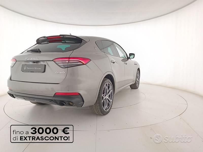 Usata Maserati Levante 330 CV (242 kW) 2021 Grigio SUV