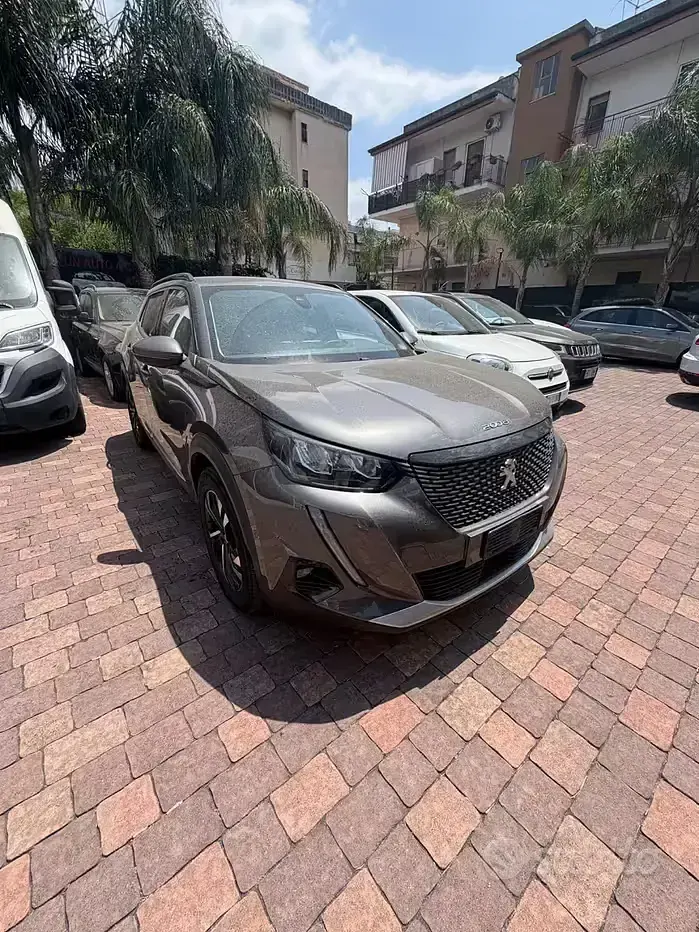 Usata Peugeot 2008 Allure 110 CV (80 kW) 2021 Grigio SUV