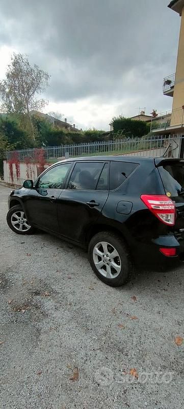 Usata Toyota RAV4 150 CV (110 kW) 2011 Blu SUV