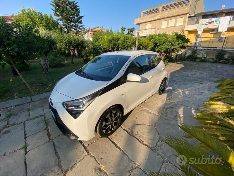 Usata Toyota Aygo 72 CV (52 kW) 2018 Bianco Utilitaria