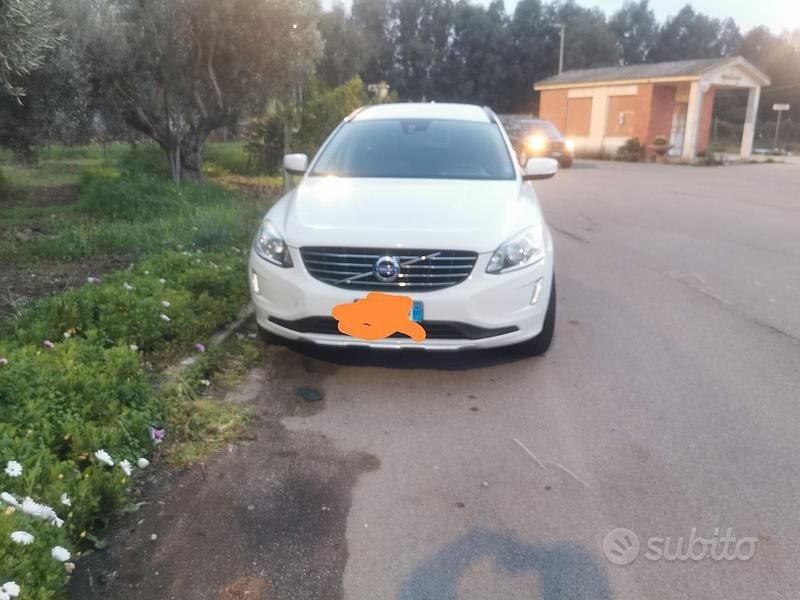 Usado Volvo XC60 150 HP (110 kW) 2016 SUV