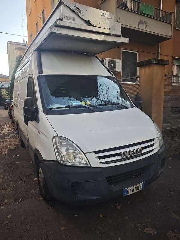 Usata Iveco Daily 116 CV (85 kW) 2009 Furgone