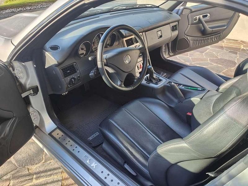 Usata Mercedes SLK200 163 CV (119 kW) 2001 Grigio Cabrio