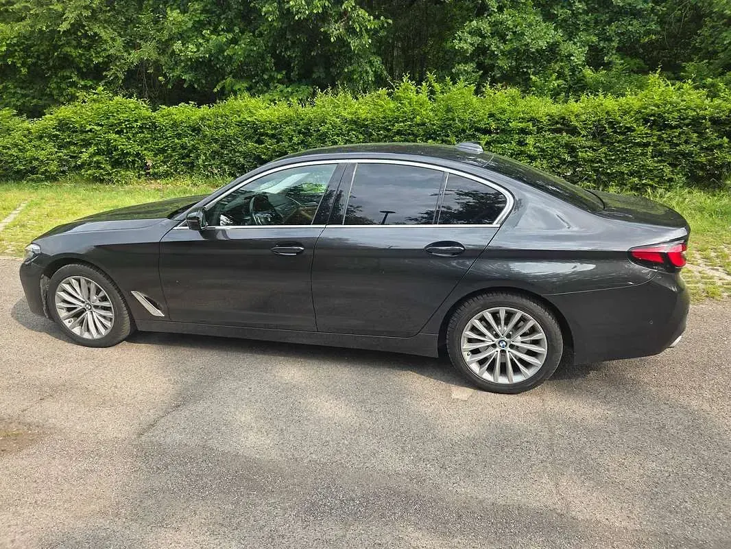 Brugt BMW 520 Luxury Line 190 HK (139 kW) 2021 Grå Sedan