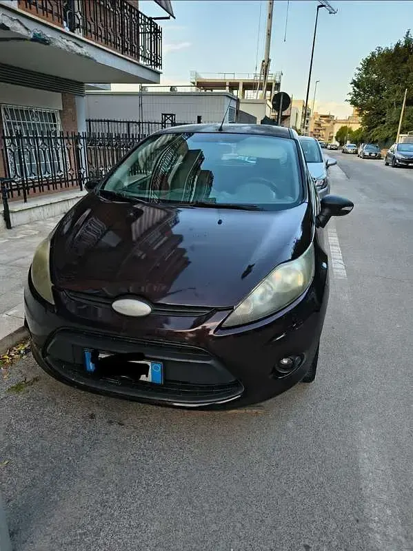 Usata Ford Fiesta 95 CV (69 kW) 2010 Berlina