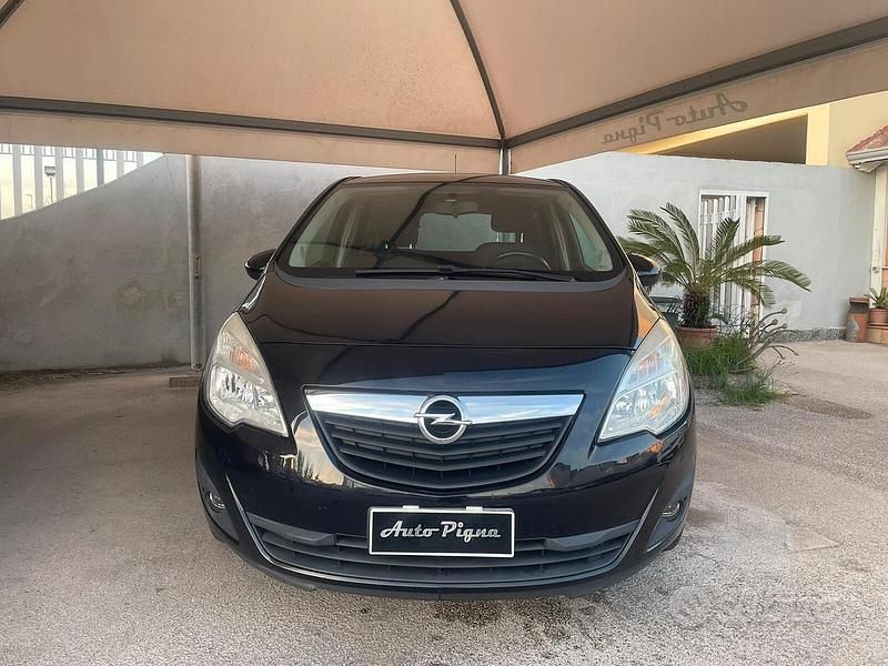 Usata Opel Meriva Cosmo 101 CV (74 kW) 2011 Nero Monovolume
