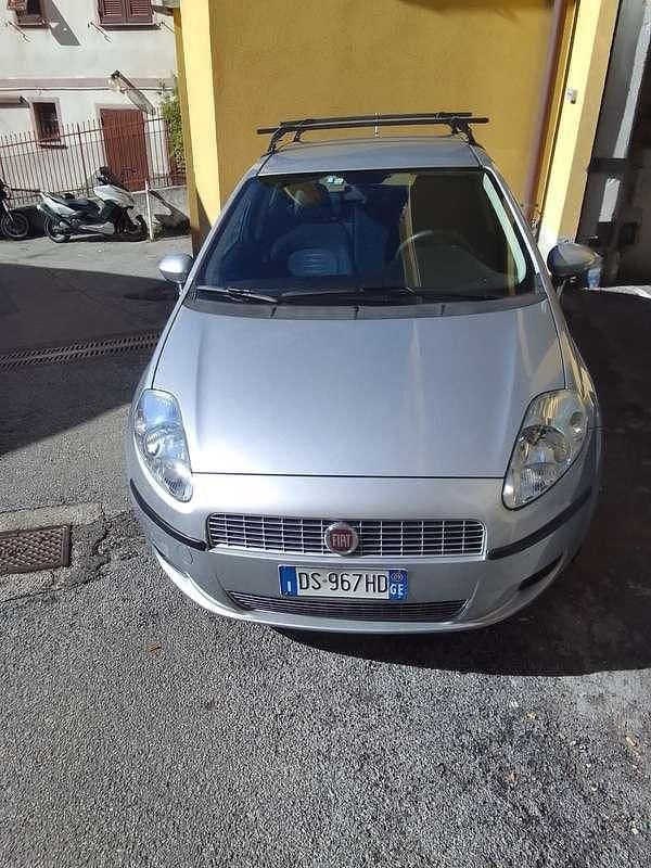 Usata Fiat Grande Punto Active 77 CV (56 kW) 2009 Argento Utilitaria