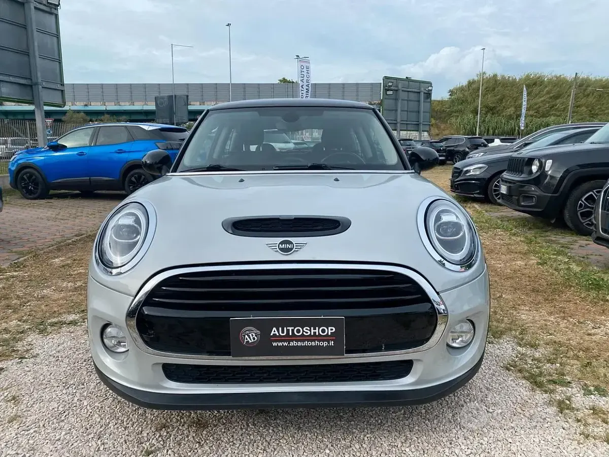 Usata Mini Cooper D 116 CV (85 kW) 2019 Grigio Utilitaria
