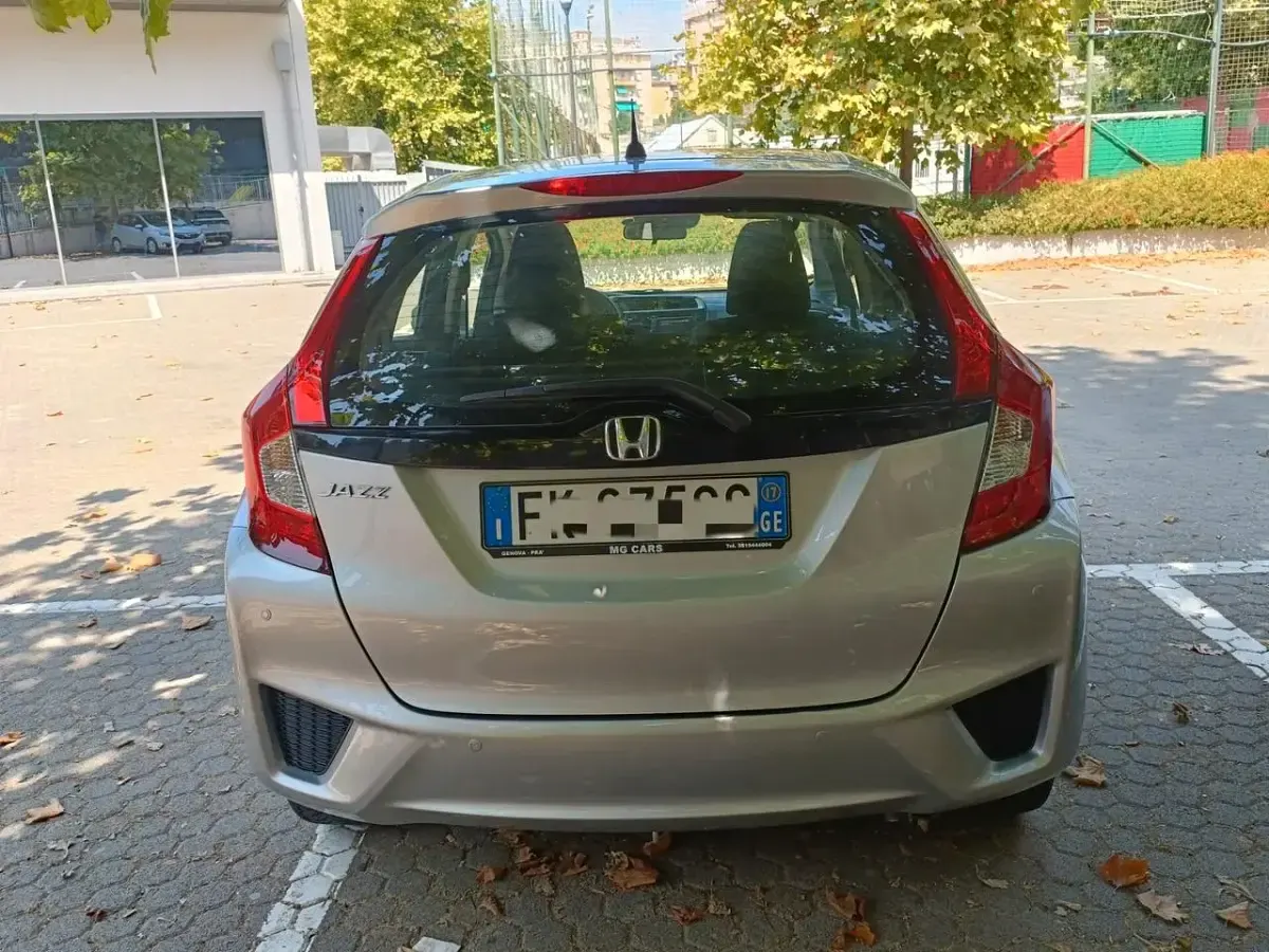 Usata Honda Jazz Comfort 102 CV (75 kW) 2017 Argento Utilitaria
