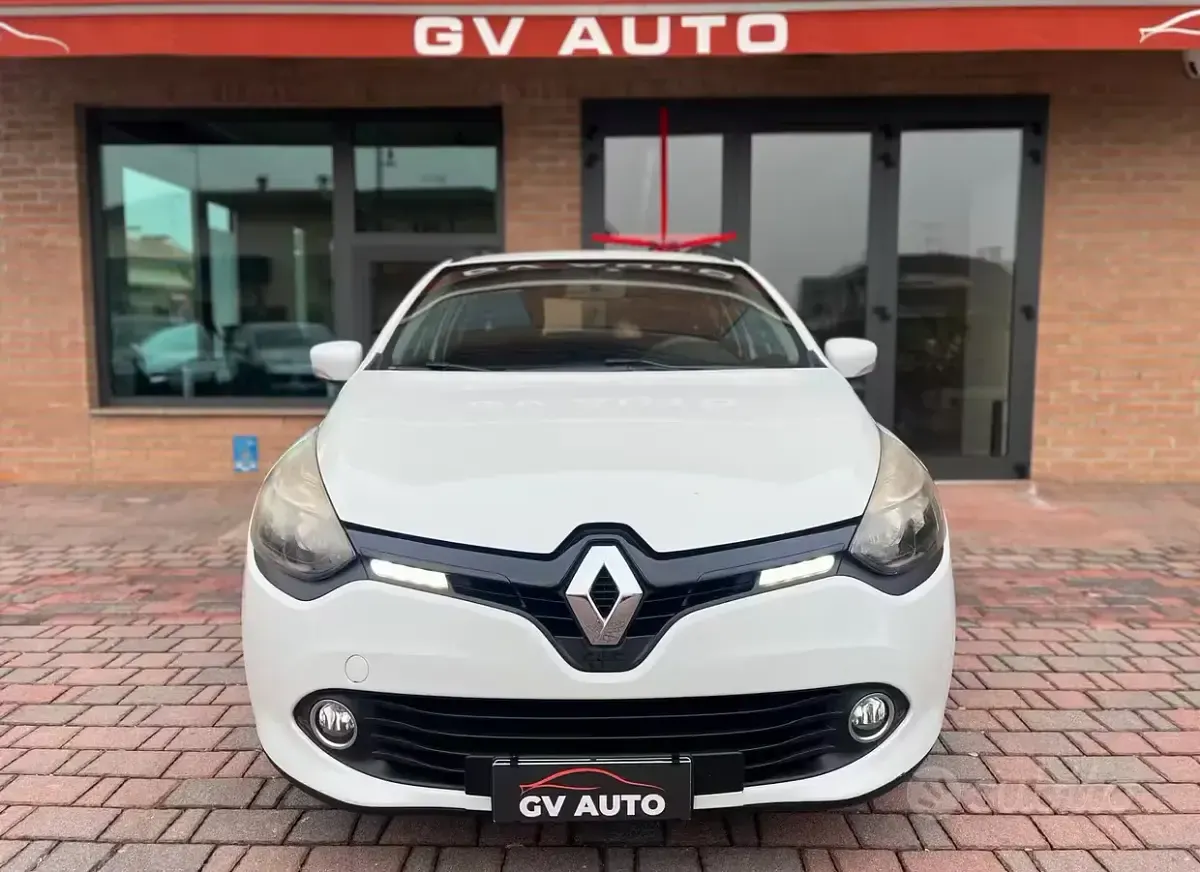 Usata Renault Clio 75 CV (55 kW) 2015 Bianco Station wagon