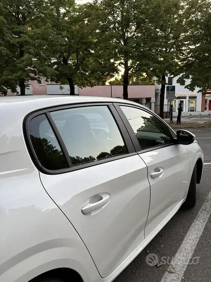Usata Peugeot 208 82 CV (60 kW) 2020 Bianco Utilitaria