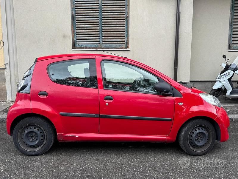 Usata Citroën C1 Attraction 68 CV (50 kW) 2012 Rosso Utilitaria