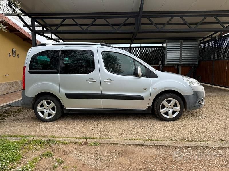 Usata Peugeot Partner Outdoor 2008 Grigio Monovolume
