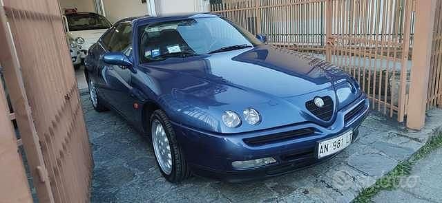 Usata Alfa Romeo GTV Lusso 150 CV (110 kW) 1997 Blu/azzurro Coupé