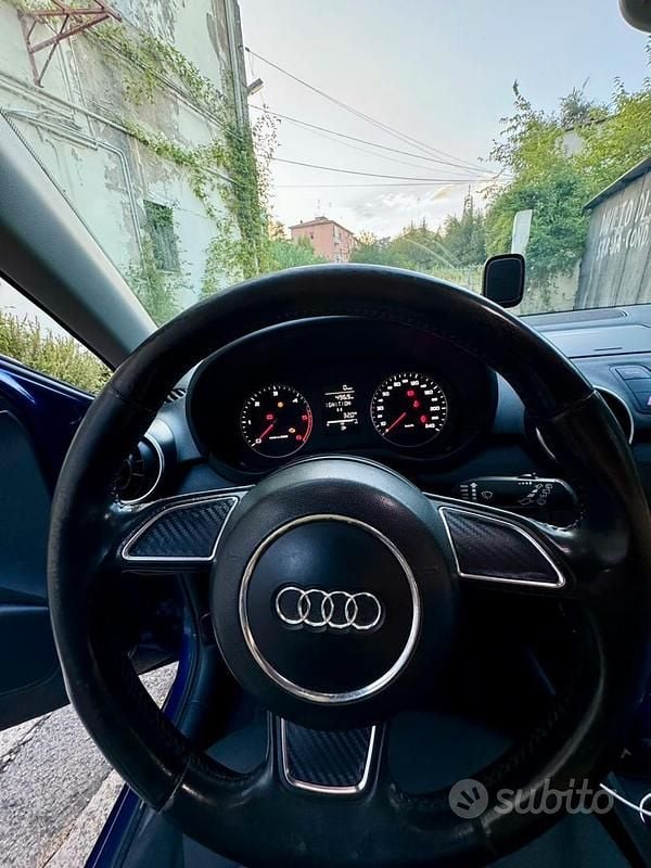 Usata Audi A1 105 CV (77 kW) 2012 Blu Utilitaria