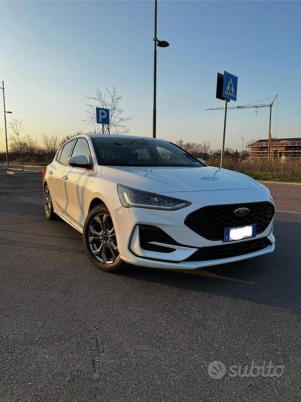 Usata Ford Focus 125 CV (91 kW) 2023 Bianco Berlina