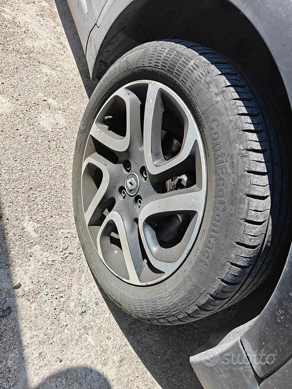 Usata Renault Captur 110 CV (80 kW) 2015 Grigio SUV