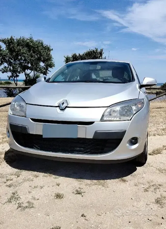 Usata Renault Mégane III 110 CV (80 kW) 2009 Grigio Berlina