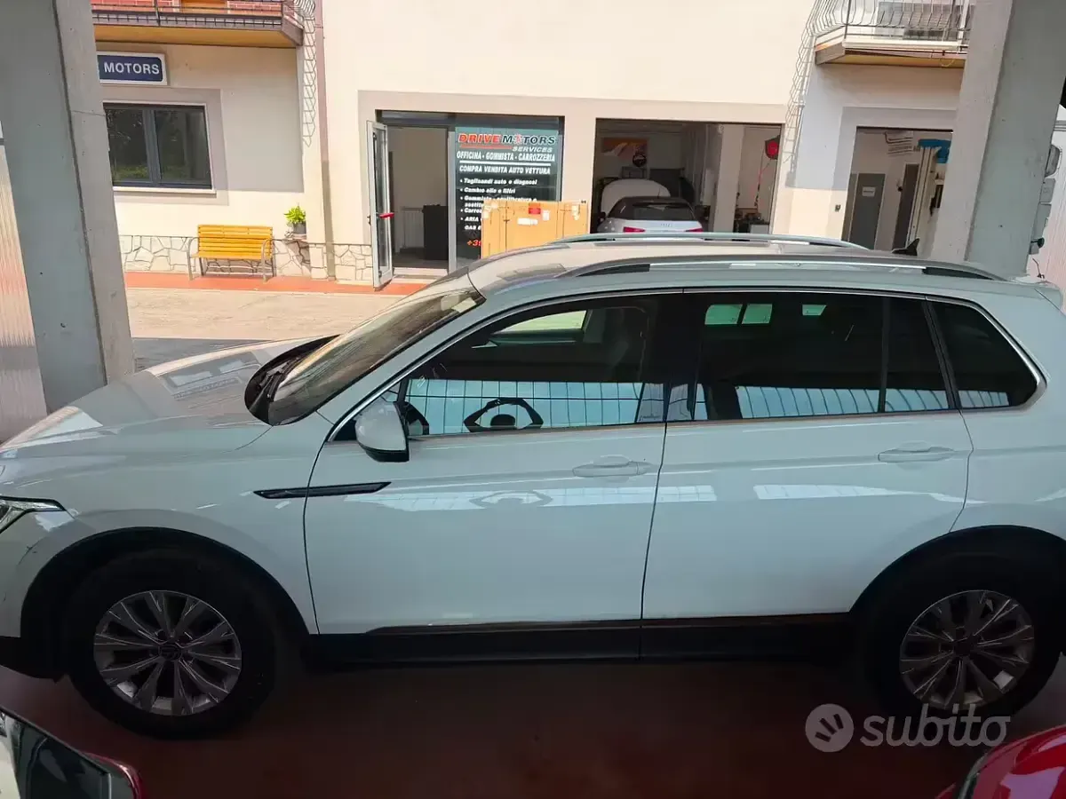Usata VW Tiguan Elegance 150 CV (110 kW) 2021 Bianco SUV