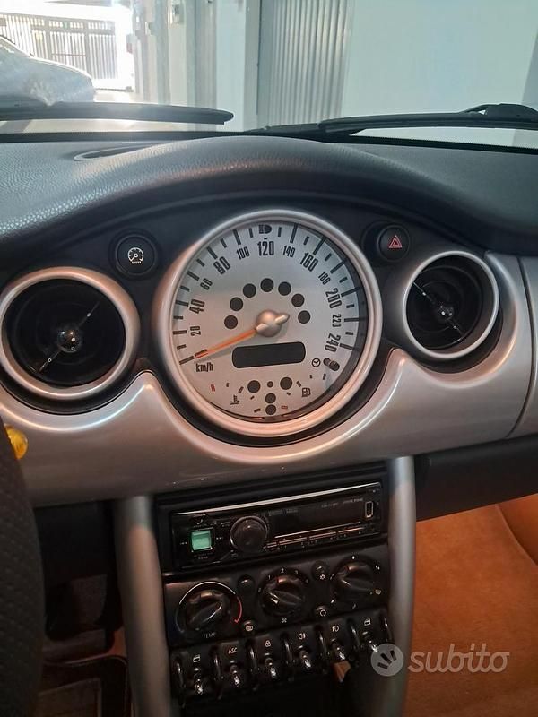 Usata Mini Cooper Cabriolet 116 CV (85 kW) 2005 Verde Cabrio
