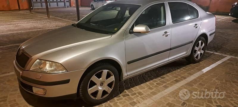 Usata Skoda Octavia 2005 Grigio Berlina